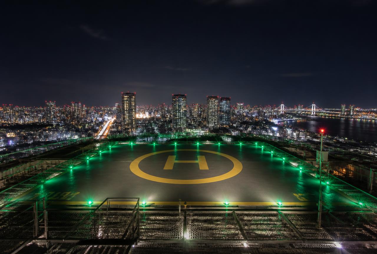 Heliponto com iluminação de balizamento e grade de proteção